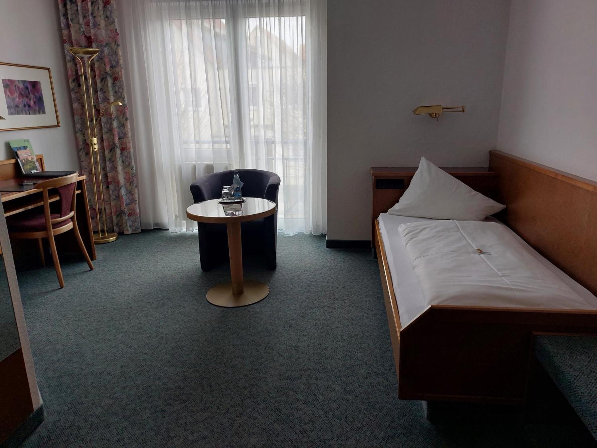 Hotel Zimmermann Фильдерштадт Экстерьер фото