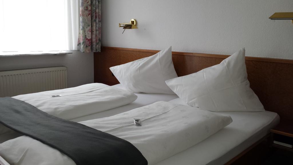 Hotel Zimmermann Фильдерштадт Экстерьер фото